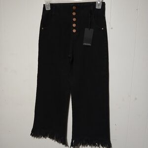 F-way brand NWT ladies black capris.